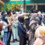 Vaksinasi Guru Membeludak di Tangsel, Panitia: Dokter Juga Capek