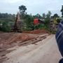 Jalan Menuju Pemakaman Covid-19 Rusak Karena Aktivitas Tambang Ilegal