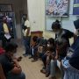 Standing Hanya Pakai Celana Dalam, 4 Remaja Ketakutan Dibawa Polisi