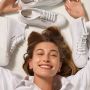 Disebut Memesona, Hailey Bieber Terpilih Jadi Global Ambassador Superga