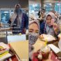 Bak Teman Sendiri, Momen Majikan Bawa ART Makan Mewah Ini Bikin Terenyuh