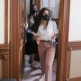 Sidang Perdana Cerai, Wulan Guritno Risih Disorot Kamera di Ruang Sidang