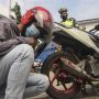 Pengendara Ini Dihukum Polisi Dengar Knalpot Motor Bising Miliknya