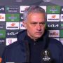 Pasang Muka 'Nyolot' Usai Spurs Digilas Zagreb, Mou: Saya Lebih dari Sedih!