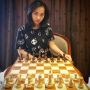 Kumpulan Foto Chelsie Monica, Komentator Duel Dewa Kipas Vs GM Irene