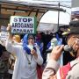 Demo Lagi usai Bubar, Polisi Ancam Tes Swab Emak-emak Pendukung Rizieq