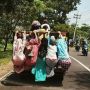 Deretan Aksi Nyeleneh Penumpang Kendaraan, Bikin Tepuk Jidat