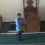Viral Terekam CCTV, Pasutri Curi Kitab Shahih Bukhari di Masjid Tangerang