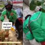 Momen Driver Ojol Makan Bareng Pelanggan, Sujud Syukur Dapat Hadiah Emas
