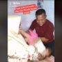 Bercanda Jungkir Balikkan Anak sampai Dikunci di Luar, Aksi Pasutri Dihujat