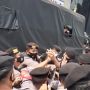 Ditangkap saat Bentrok, Pendukung Rizieq Kabur Loncat dari Truk Polisi