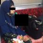 Nenek Naik Kereta Seorang Diri, Warganet Ini Syok Pas Lihat Minumannya