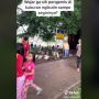Aksi Meresahkan Bocil Ngemis di Kuburan, Pepet Pengunjung Sampai ke Mobil
