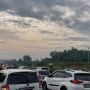Libur Hari Paskah, Arus Lalu Lintas di Tol Cipali Padat Merayap