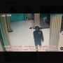 Viral! Aksi Pencurian Terekam CCTV, Maling Santai Hitung Uang di Kasir