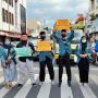 Aksi Bagi-bagi Bunga, Muda-Mudi di Solo Tolak Terorisme dan Radikalisme