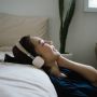 4 Cara Aman Menggunakan Headphone Agar Tidak Mengganggu Pendengaran