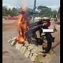 Ingin Masuk Surga, Pria Ini Rela Bakar Motor Miliknya