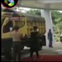 Bukan kaleng-kaleng! Mahasiswa Naik Truk saat Wisuda Drive Thru