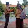Kangen-kangenan hingga Langgar Prokes, Guru-Murid Nongkrong Sehabis Sekolah