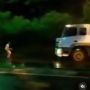 Nekat Setop Truk Ngebut, Remaja Tertabrak Hingga Terpental