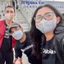 Mensos Risma Bawa Artis ke Lokasi Bencana NTT, Pada Ngemper di Pesawat