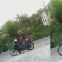 Buka Resleting dan Lakukan Tindakan Amoral, Aksi Pemotor Ini Picu Keresahan