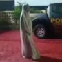 Viral ABG Berdandan Pocong Demi Konten Menakuti Warga, Endingnya Bikin Puas