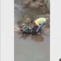 Peluk Jasad Anak yang Hanyut di Sungai, Video Seorang Ayah Ini Bikin Pilu