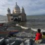 Ngabuburit di Masjid Bekas Tsunami Palu