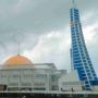 Keindahan Masjid Al Alam Kendari Tarik Banyak Wisatawan Selama Ramadhan