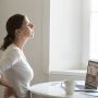 3 Tips Sederhana Atasi Sakit Pinggang Akibat Duduk Terlalu Lama