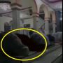 Viral Video Jemaah Wanita Handstand saat Salat, Picu Kecaman Publik
