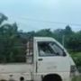 Viral Penampakan Suzuki Carry Melawan Takdir, Bagian Roda Jadi Sorotan