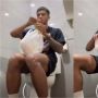 Makan di Toilet Karena Hormati Orang Berpuasa, Kisah Pria Ini Tuai Pujian