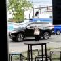 Salut! Aksi Ibu Rela Turun dari Mobil Demi Bantu Anak Kecil Menyeberang