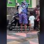 Viral Emak-emak Diduga Timbun Takjil, Terciduk Pakai Motor Bawa Bungkusan