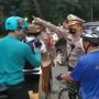 Viral! Massa 'Gowes for Democracy' Tuntut Junta Myanmar Diadang Polisi