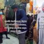 Momen Menyentuh Anak Ajak Orangtua ke Mal Beli Baju Lebaran, Bikin Terharu