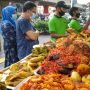 Berburu Makanan Buka Puasa di Food Street Kramat