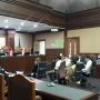 Tampung Fee Bansos Corona, Anak Buah Juliari Pinjam Koper PNS Kemensos