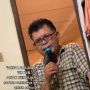 Bangunkan Anak Sahur Pakai Mic, Bapak Ini Bikin Banyak Warganet Iri