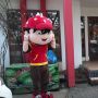 Kisah di Balik Sukaria Badut Jalanan
