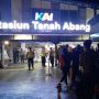 Berjubel Parah! Antrean di Stasiun Tanah Abang Mengular hingga 50 Meter