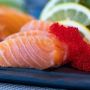 Tetap Melokal dengan Santap Sushi Pakai Sambal Matah, Pria Ini Bikin Publik Heran: Sekte Apa Lagi Ini?