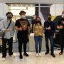 Menteri dan Wamen Parekraf Bangga Kenakan Sepatu Karya Anak Bangsa