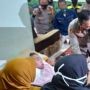 Presiden Jokowi Beri Bantuan ke Guru Honorer yang Lumpuh Usai Divaksin