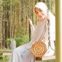 Profil Larissa Chou, Menantu Ustadz Arifin Ilham Keturunan China