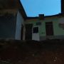 Longsor di Jagakarsa, Satu Rumah Ambles, Satu Lagi Menggantung di Tepi Kali