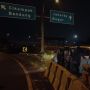 Terobos Pembatas Jalan, Puluhan Mobil Diduga Pemudik Lolos Masuk Tol Japek
